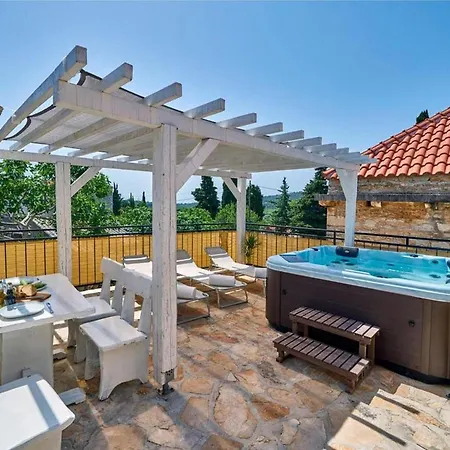 Two Bedroom Srednje Selo na Šolti