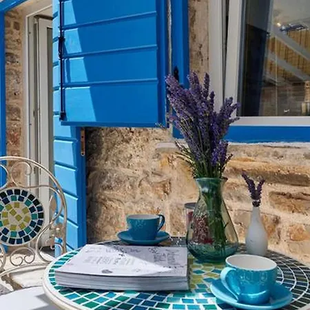 Two Bedroom Vila Srednje Selo na Šolti